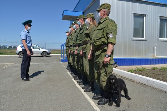 Служба пограничников на российско-казахстанской границе