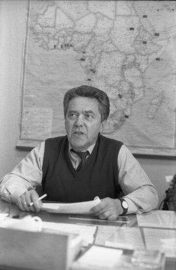 Заместитель министра иностранных дел СССР Анатолий Адамишин