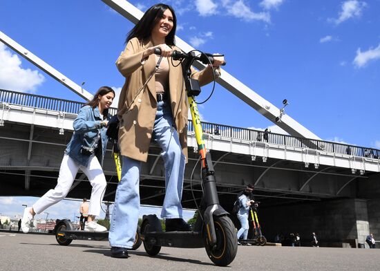 В Москве появились "медленные зоны" для электросамокатов