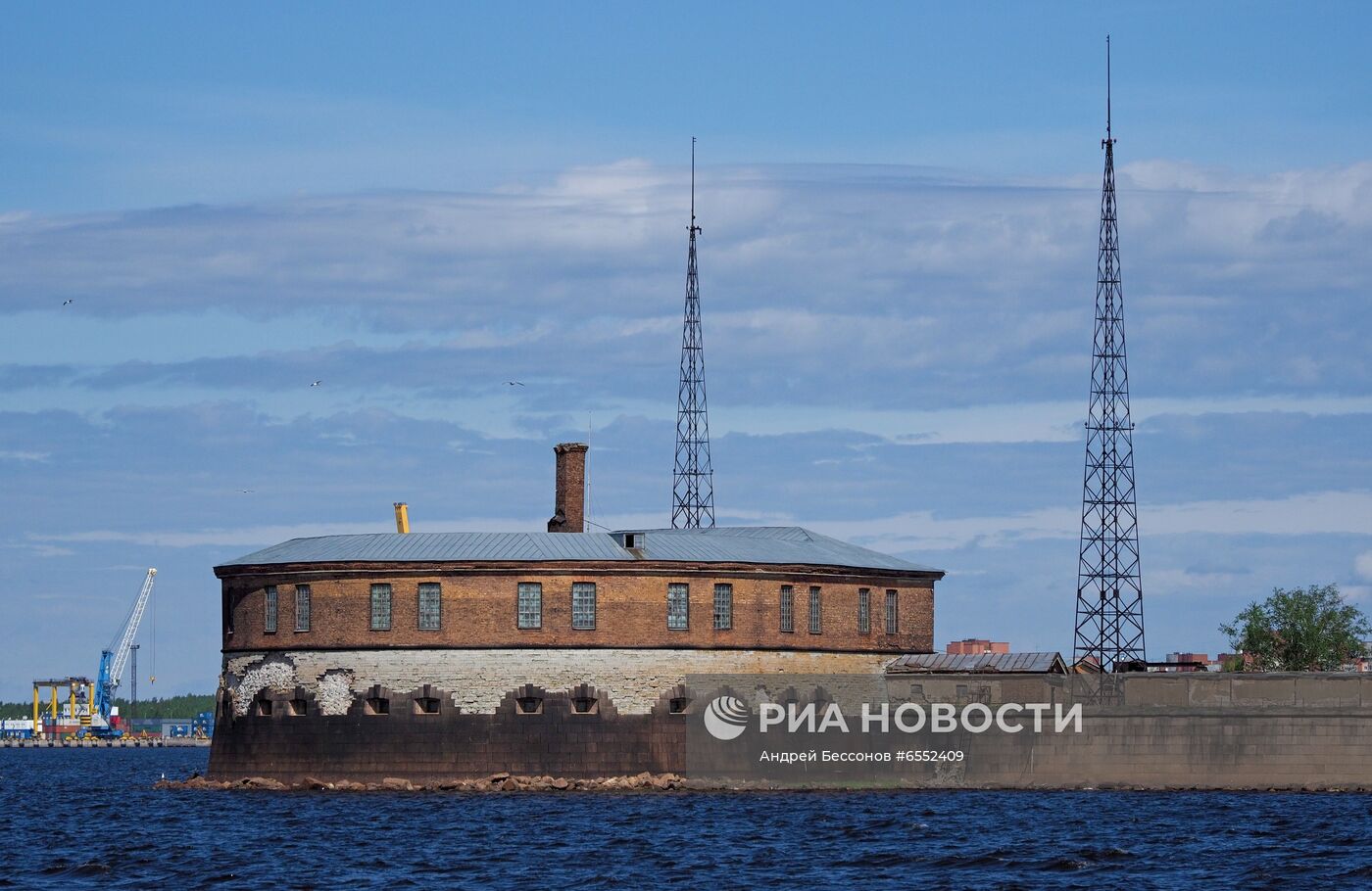 Открытие водного сообщения между "Островом фортов" и Санкт-Петербургом