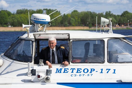 Открытие водного сообщения между "Островом фортов" и Санкт-Петербургом