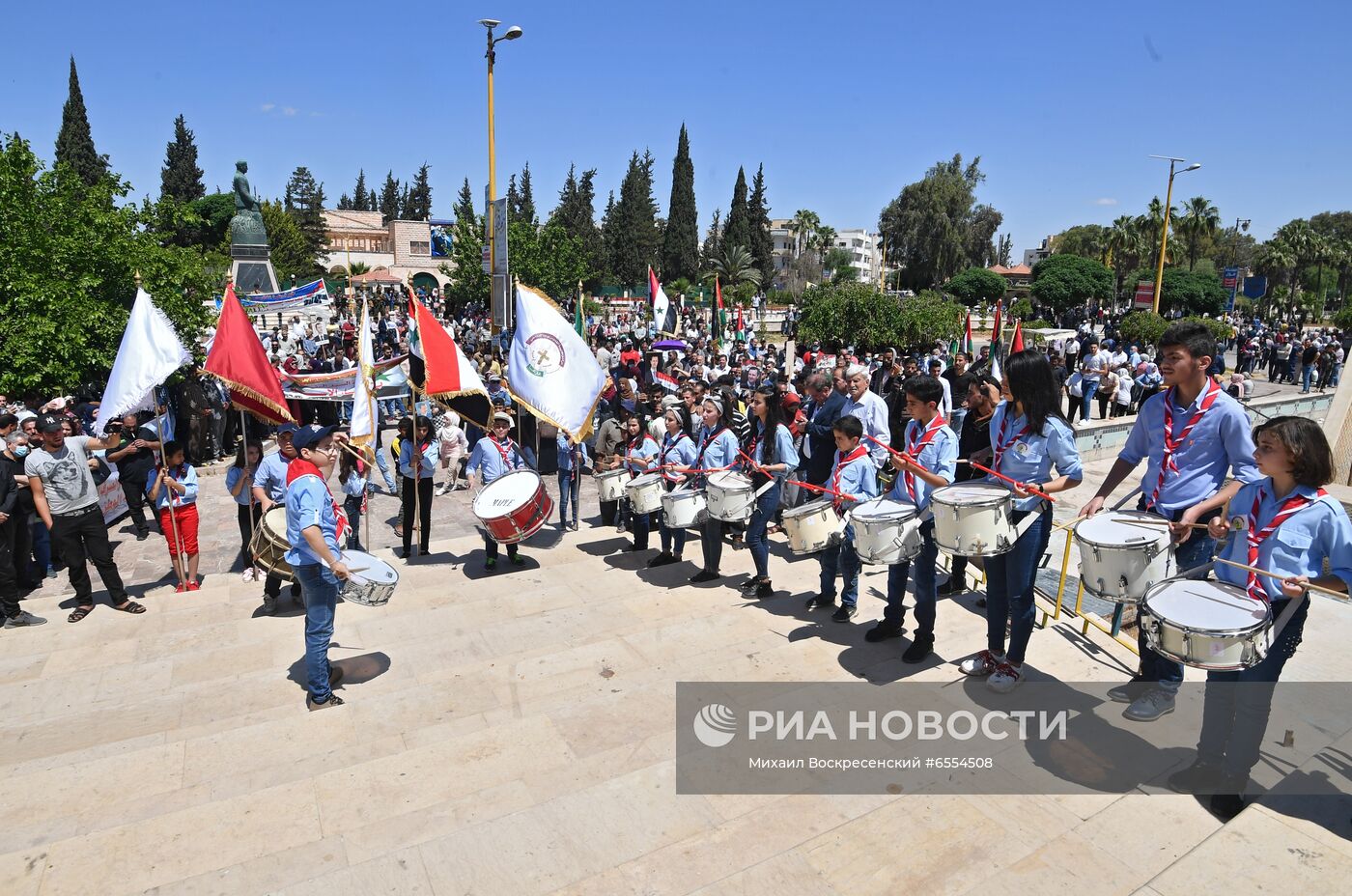 Митинг в поддержку президента Б. Асада в Сирии