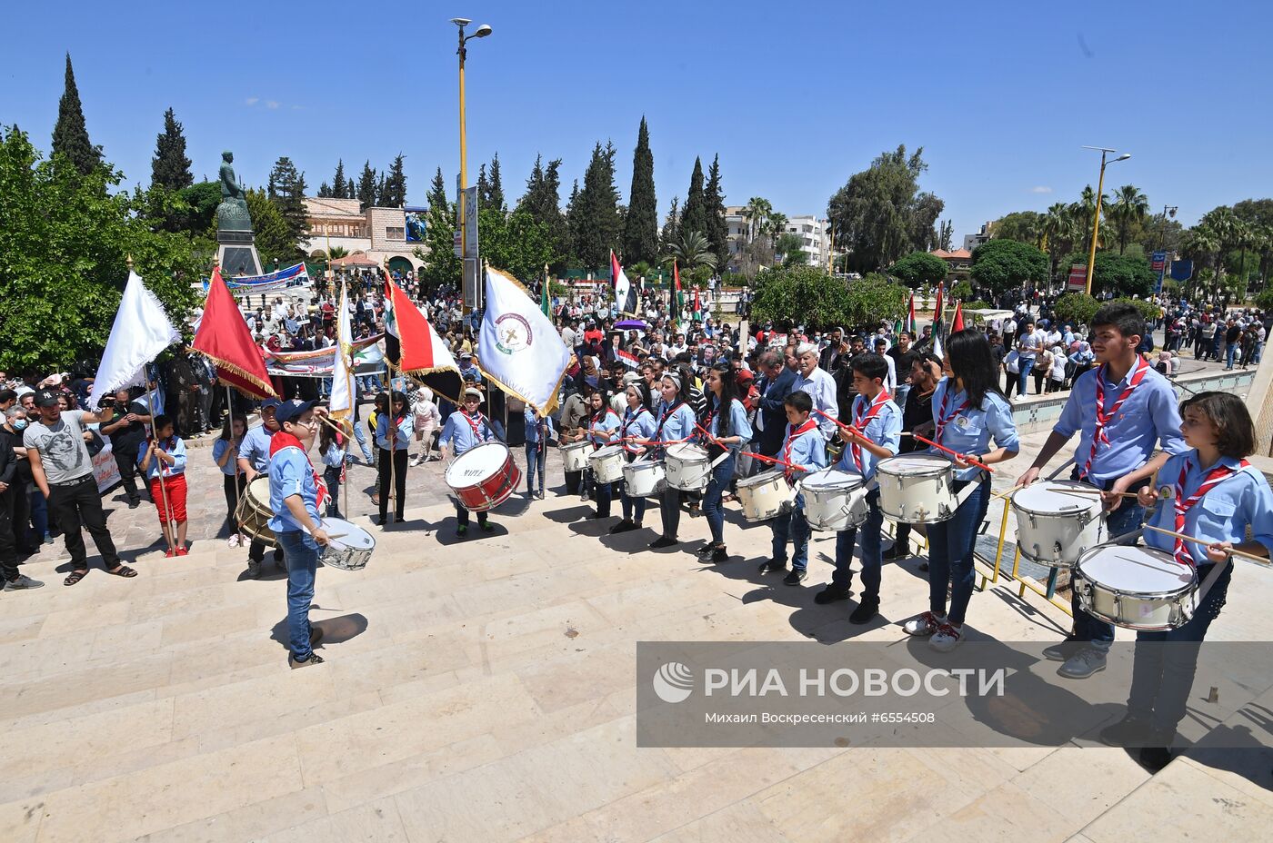 Митинг в поддержку президента Б. Асада в Сирии