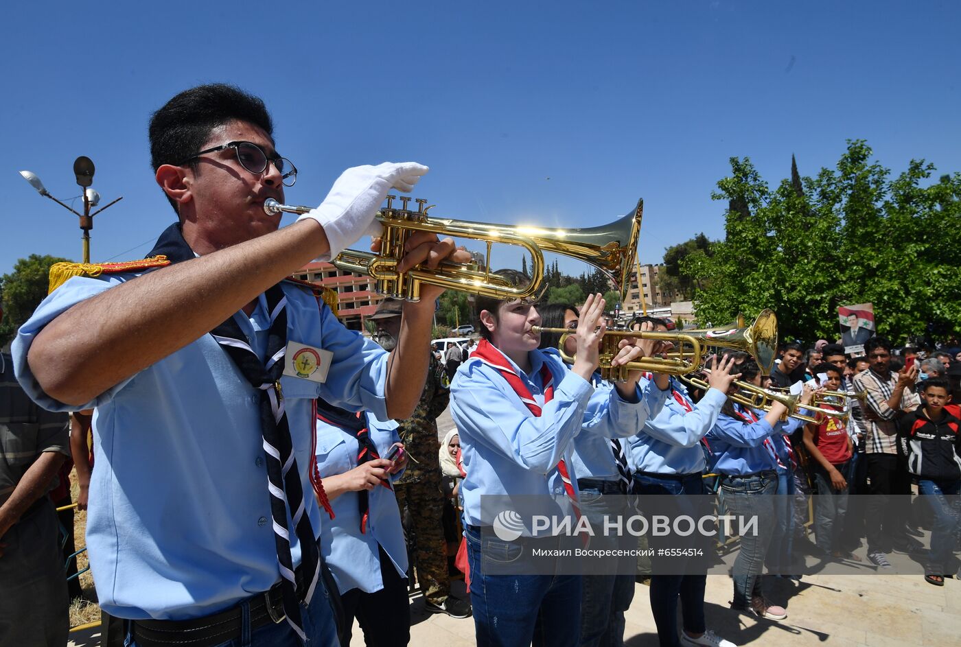 Митинг в поддержку президента Б. Асада в Сирии