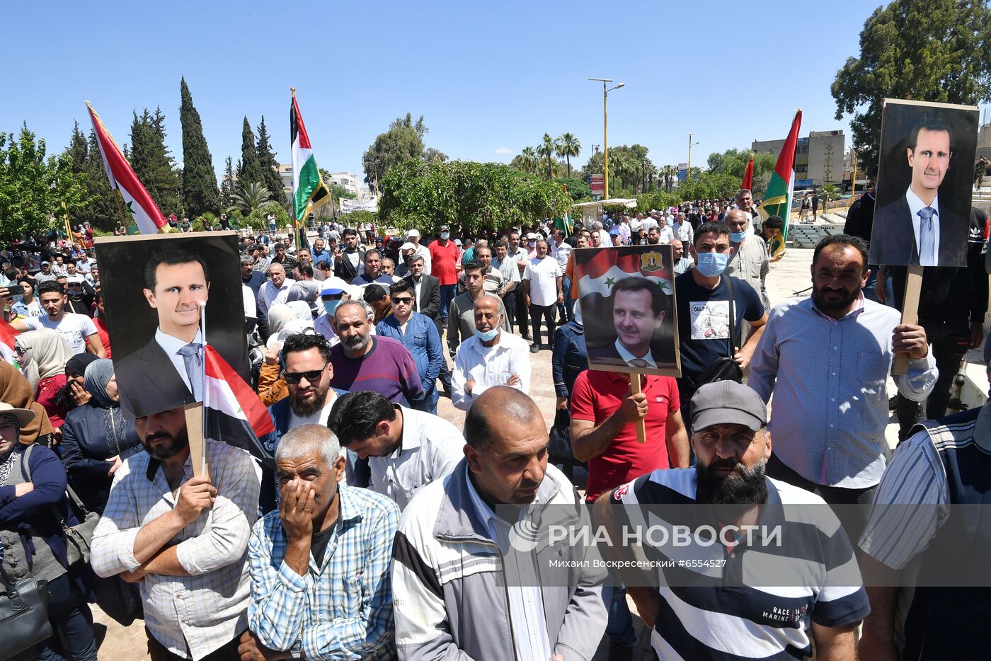 Митинг в поддержку президента Б. Асада в Сирии