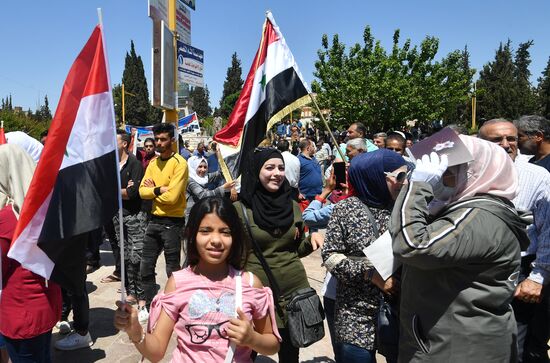 Митинг в поддержку президента Б. Асада в Сирии