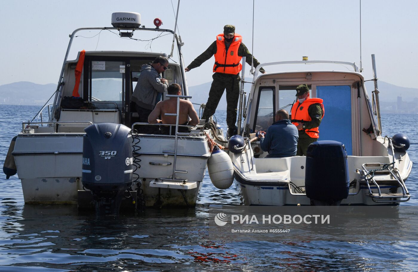 Рейд пограничников по поиску браконьеров в Уссурийском и Амурском заливах