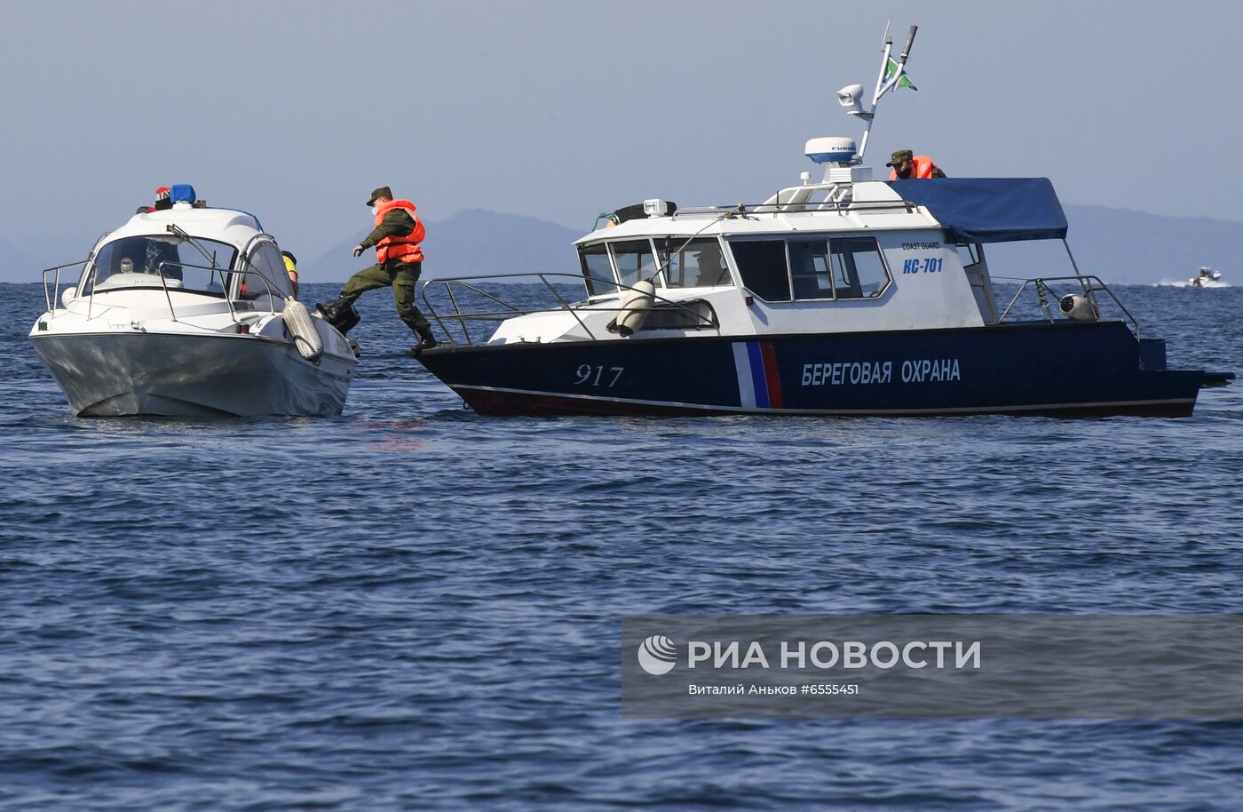 Рейд пограничников по поиску браконьеров в Уссурийском и Амурском заливах