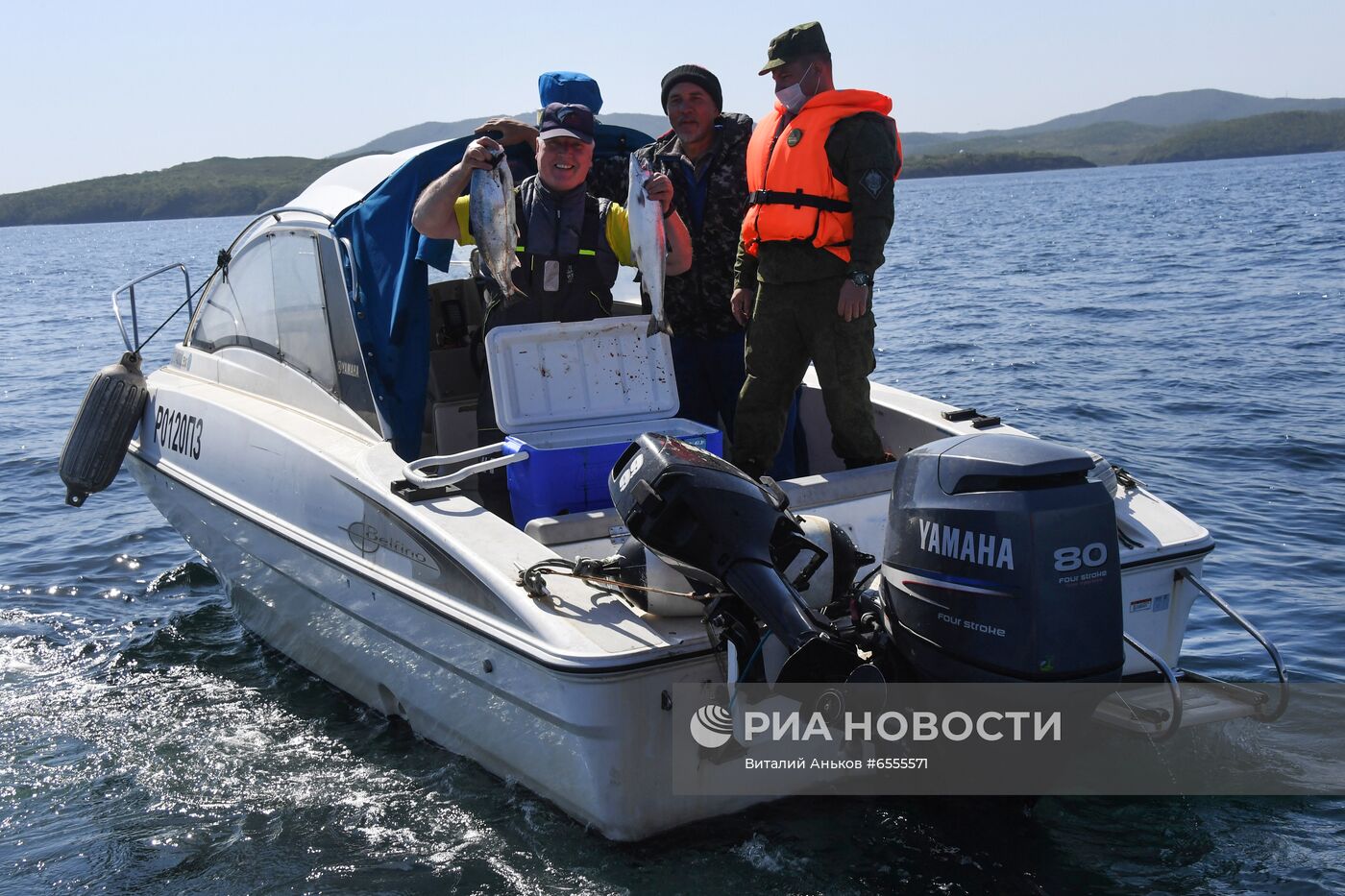 Рейд пограничников по поиску браконьеров в Уссурийском и Амурском заливах