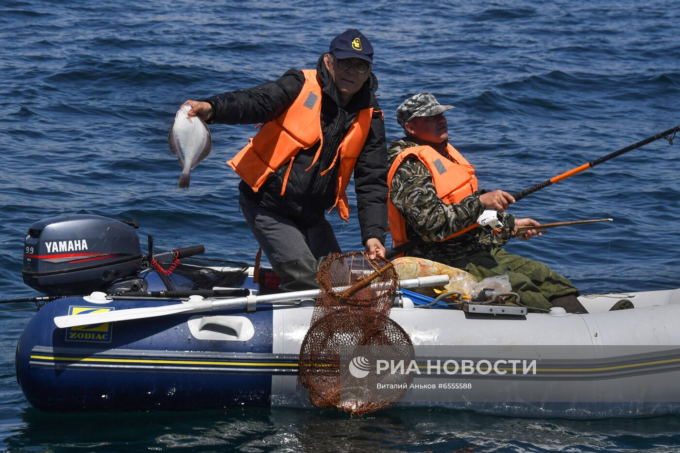 Рейд пограничников по поиску браконьеров в Уссурийском и Амурском заливах