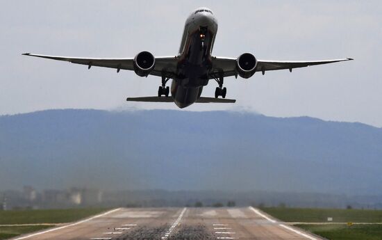 Авиаспоттинг в Международном аэропорту Владивосток