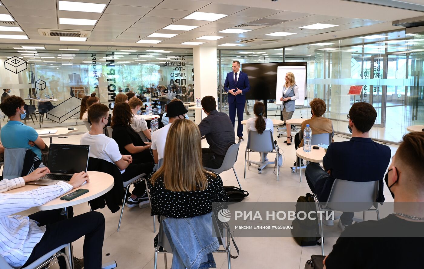 Мэр Москвы С. Собянин посетил комплекс "Техноград" на ВДНХ