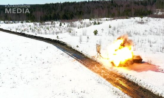 Испытания управляемых ракет "Вихрь"