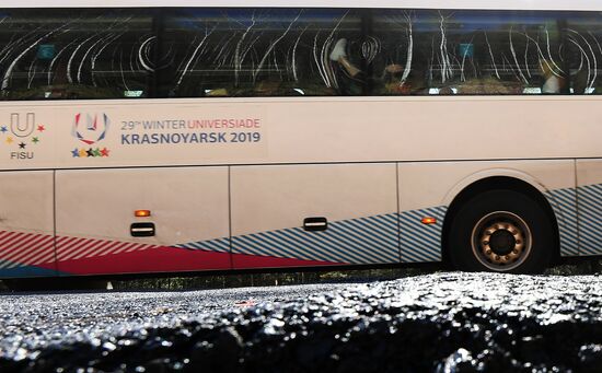 Автобус на трассе "Енисей"