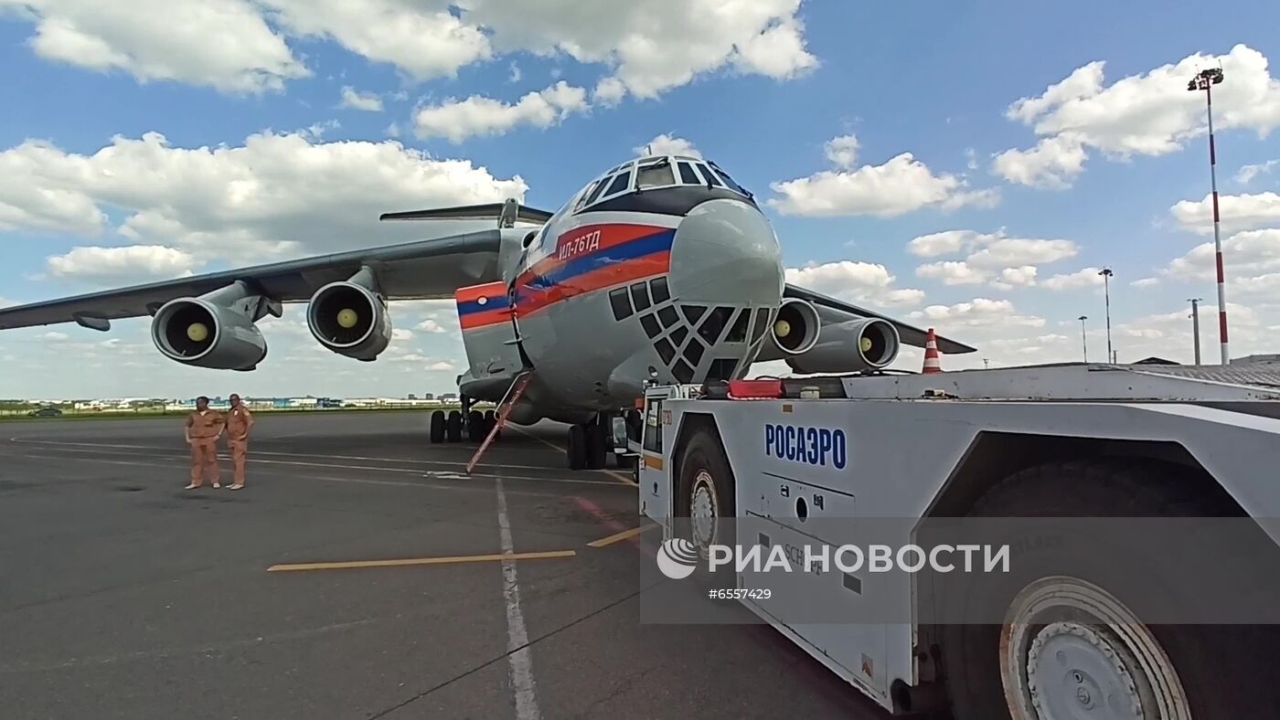 Спецборт МЧС России доставил россиян из сектора Газа в Москву 