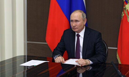 Президент РФ В. Путин провел заседание Совбеза РФ