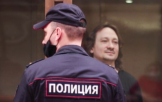 Оглашение приговора бывшим полицейским, обвиняемым в фальсификации дела  И. Голунова
