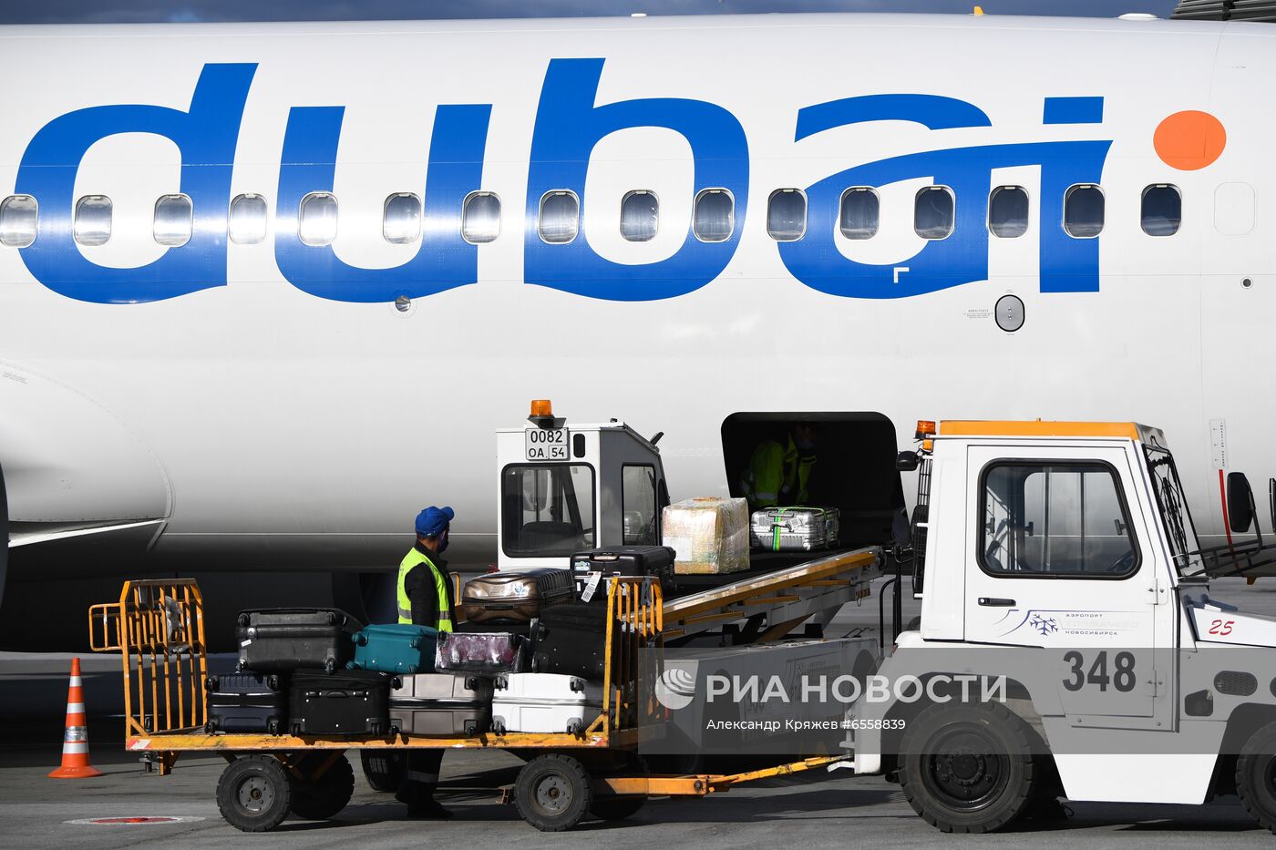 Торжественное открытие рейса "Flydubai" из Новосибирска в Дубай в аэропорту Толмачево