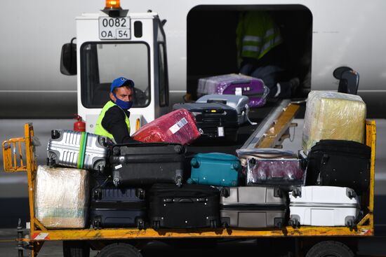 Торжественное открытие рейса "Flydubai" из Новосибирска в Дубай в аэропорту Толмачево