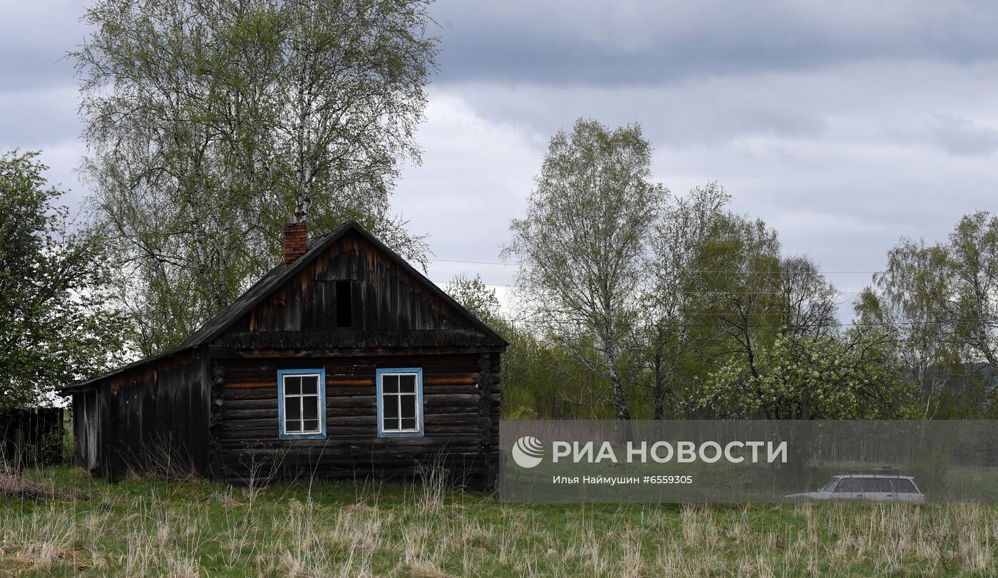 Последний звонок в деревенской школе в поселке Тугач