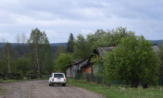 Последний звонок в деревенской школе в поселке Тугач