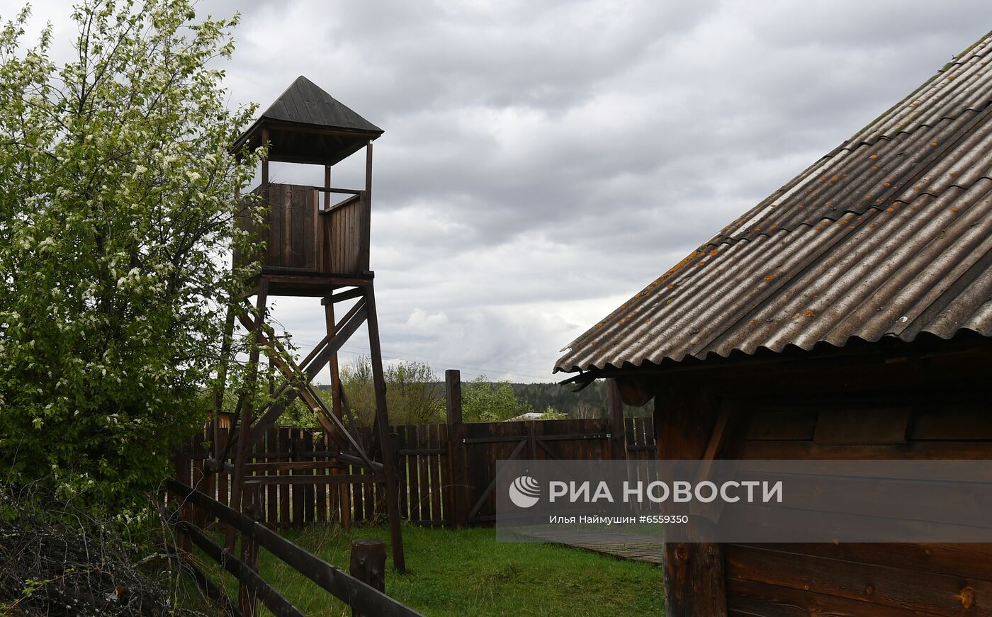 Последний звонок в деревенской школе в поселке Тугач