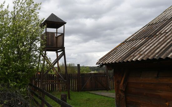 Последний звонок в деревенской школе в поселке Тугач