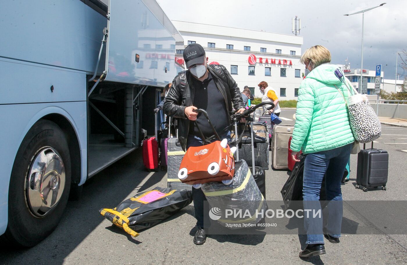 Российские дипломаты покинули Чехию