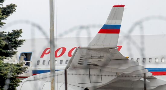 Российские дипломаты покинули Чехию
