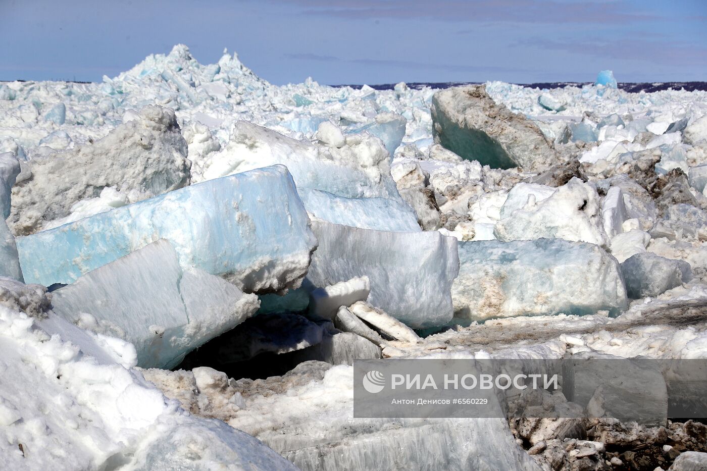 Ледоход на реке Енисей