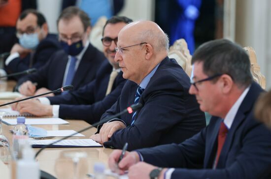Переговоры министров иностранных дел РФ и Португалии С. Лаврова и А. Сантуша Силвы