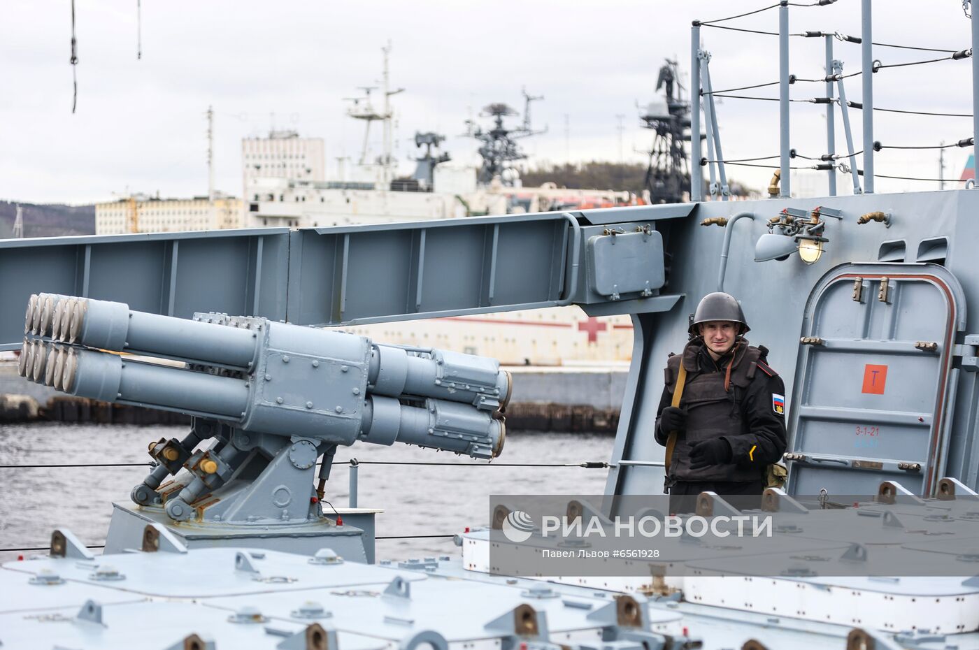 Подготовка фрегата "Адмирал Касатонов" к выходу в море