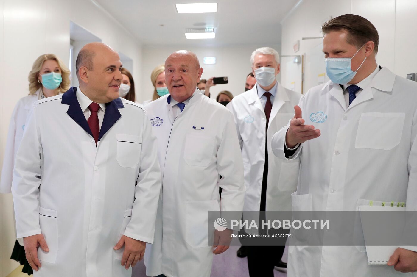 Премьер-министр РФ М. Мишустин посетил медицинский центр им. Кулакова