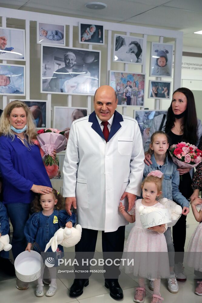 Премьер-министр РФ М. Мишустин посетил медицинский центр им. Кулакова