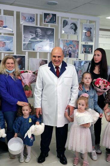 Премьер-министр РФ М. Мишустин посетил медицинский центр им. Кулакова