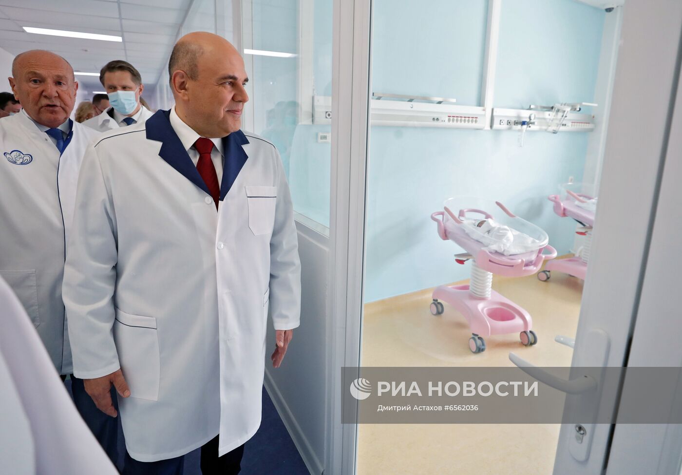 Премьер-министр РФ М. Мишустин посетил медицинский центр им. Кулакова