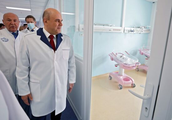 Премьер-министр РФ М. Мишустин посетил медицинский центр им. Кулакова