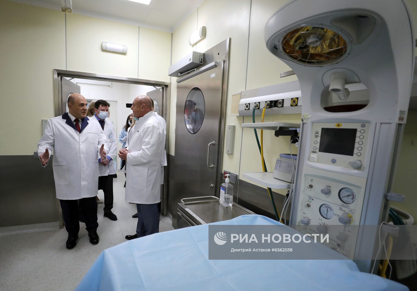 Премьер-министр РФ М. Мишустин посетил медицинский центр им. Кулакова