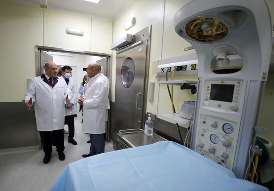 Премьер-министр РФ М. Мишустин посетил медицинский центр им. Кулакова