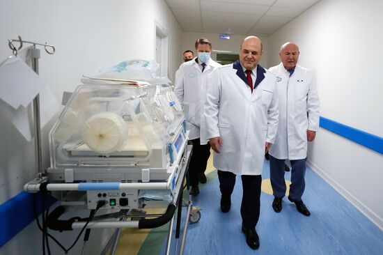 Премьер-министр РФ М. Мишустин посетил медицинский центр им. Кулакова