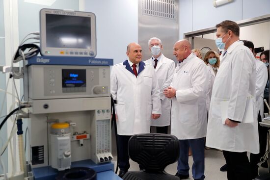 Премьер-министр РФ М. Мишустин посетил медицинский центр им. Кулакова