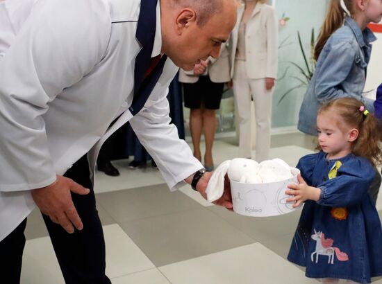 Премьер-министр РФ М. Мишустин посетил медицинский центр им. Кулакова