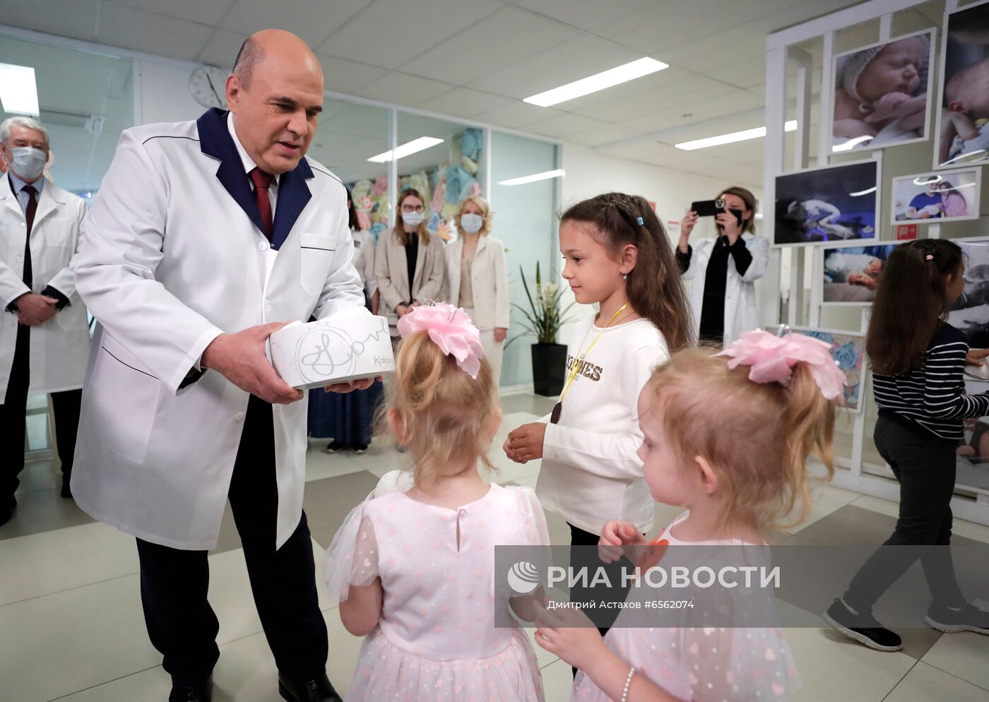 Премьер-министр РФ М. Мишустин посетил медицинский центр им. Кулакова