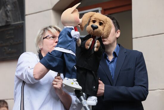 Открытие мемориальной доски композитору А. Островскому