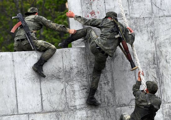 Всеармейский конкурс "Морской десант-2021" во Владивостоке