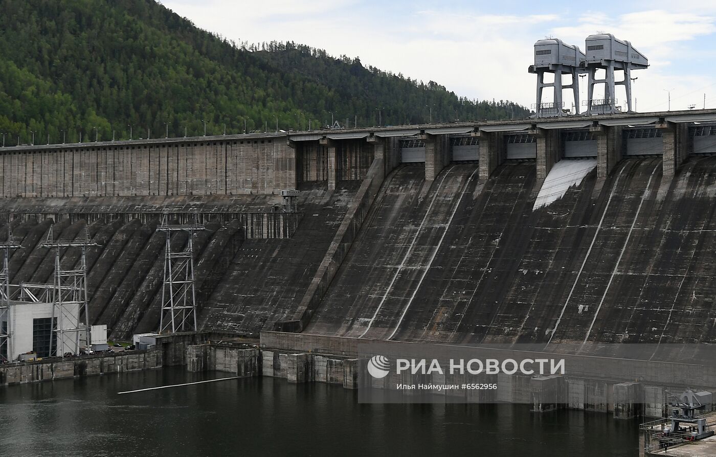 Водосброс на Красноярской ГЭС