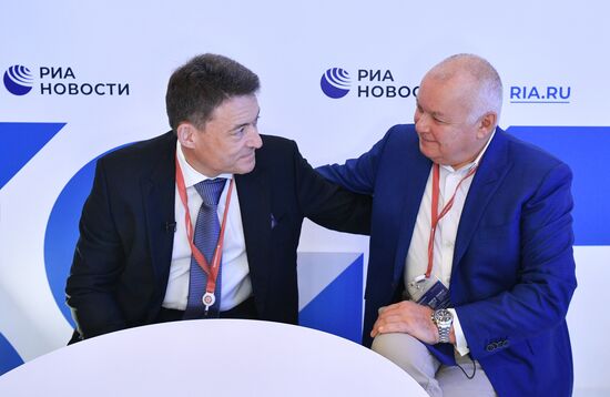 ПМЭФ-2021. Работа стенда МИА "Россия сегодня" 