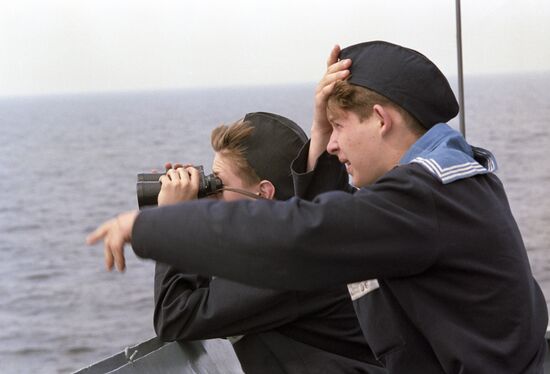 Воспитанники Ленинградского Нахимовского военно-морского училища