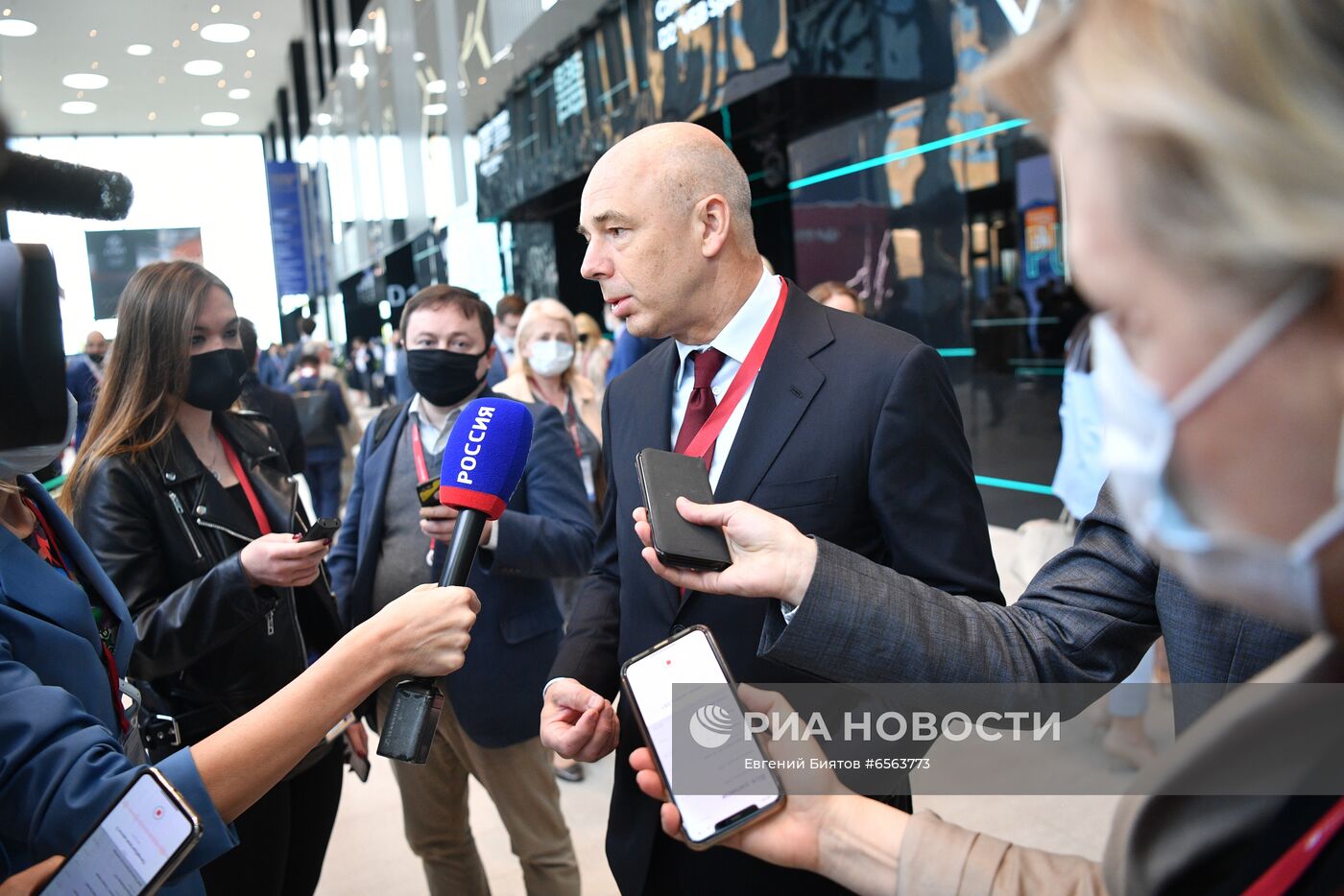 ПМЭФ-2021. Сессии. День второй