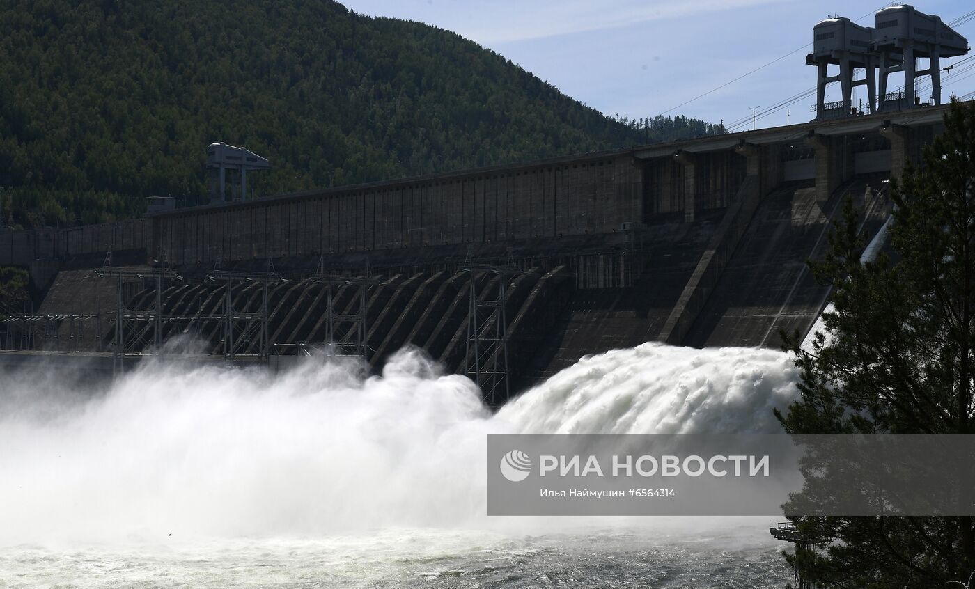 Водосброс на Красноярской ГЭС